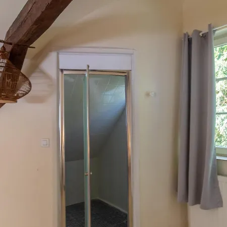 Charmante Maison Avec Jardin Clos Pres De La Riviere Louet - Fr-1-622-37 Denée