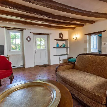 Charmante Maison Avec Jardin Clos Pres De La Riviere Louet - Fr-1-622-37 *