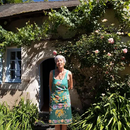 Charmante Maison Avec Jardin Clos Pres De La Riviere Louet - Fr-1-622-37 Tatil Evi