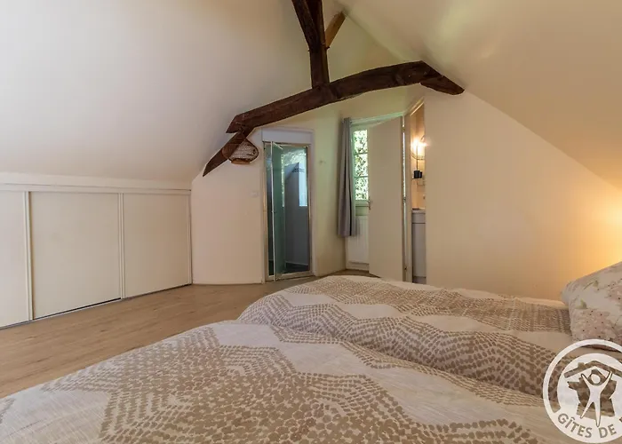 Charmante Maison Avec Jardin Clos Pres De La Riviere Louet - Fr-1-622-37 Vakantiehuis Denée