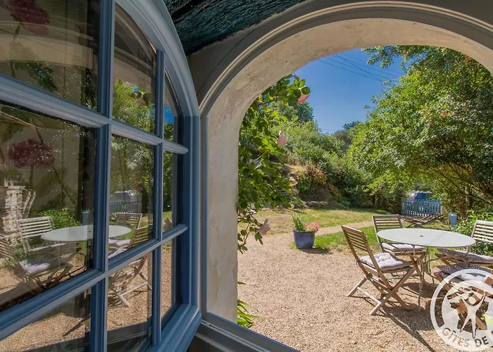 Charmante Maison Avec Jardin Clos Pres De La Riviere Louet - Fr-1-622-37 Vakantiehuis *