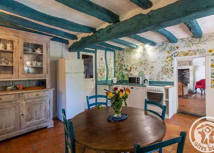 Charmante Maison Avec Jardin Clos Pres De La Riviere Louet - Fr-1-622-37 Vakantiehuis *